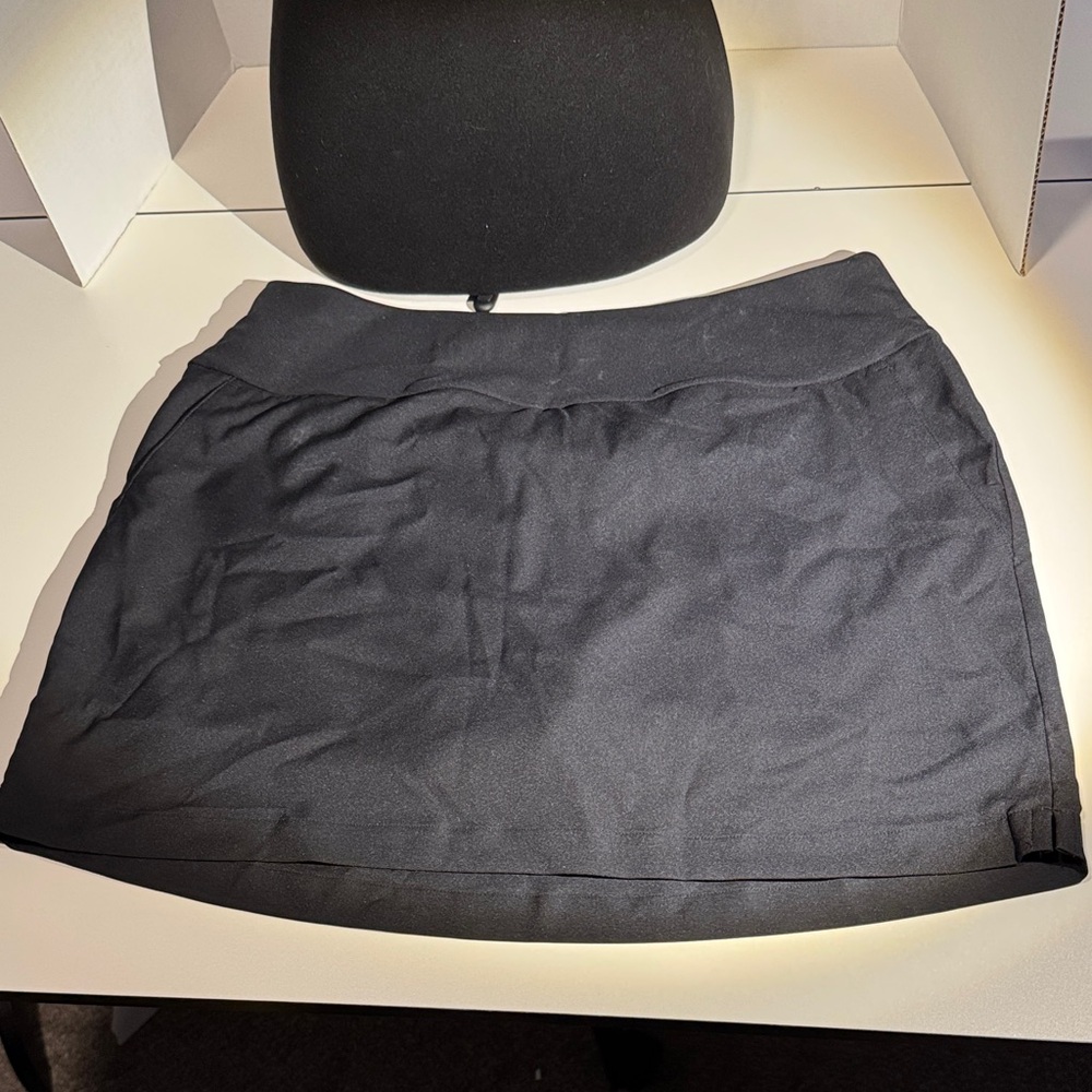 Adidas Classic Black Women's Skort - Versatile Everyday Style